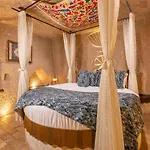 Adora Cave Suites - (Adults Only) Homestay Goreme